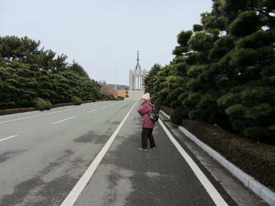 步行往釜山中央公園忠魂塔