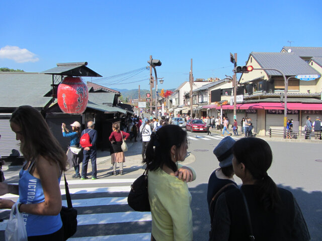 京都嵐山．渡月橋商店區