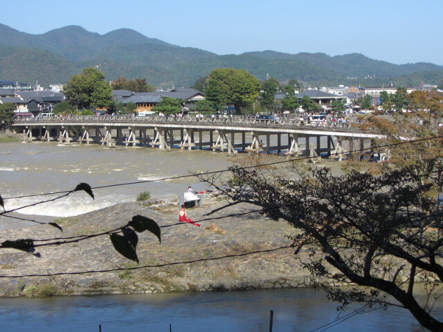 京都嵐山．桂川、中之島、渡月橋