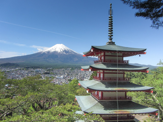 新倉山淺間公園 第一展望台 五重塔 (忠靈塔)、富士山優美景色