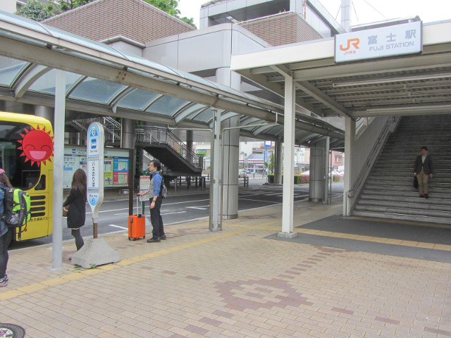 靜岡縣富士駅南口巴士站3番線乘場 往新富士駅