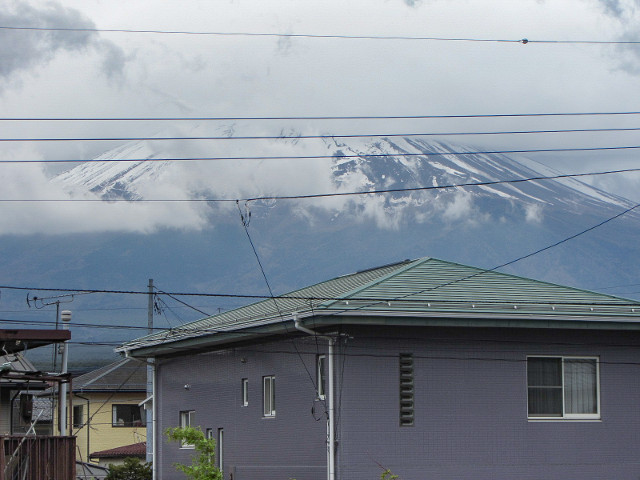 山梨縣富士吉田市 富士龍丘酒店 房間窗外便是富士山