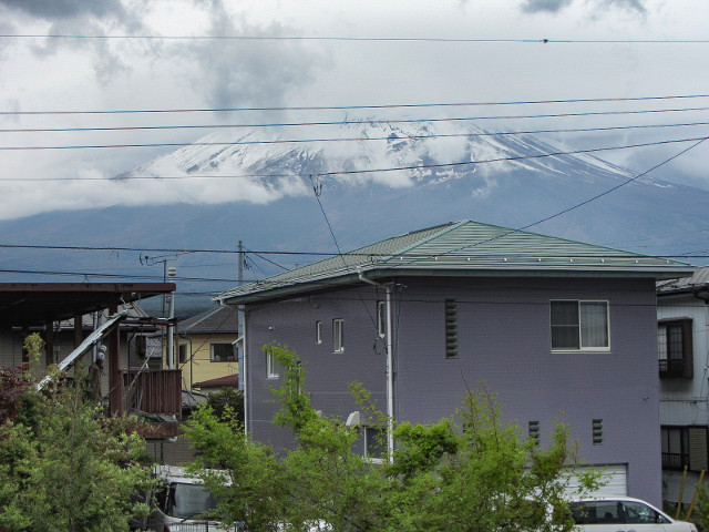 山梨縣富士吉田市 富士龍丘酒店 房間窗外便是富士山