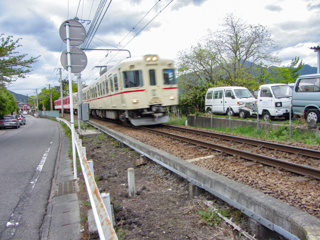 新倉山淺間公園 步行往 富士吉田市 富士急電車