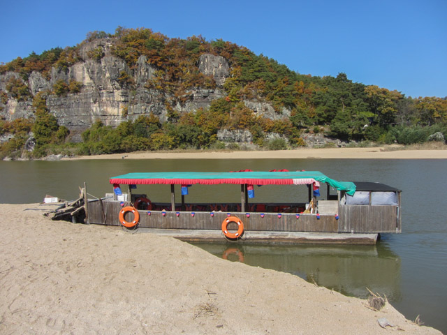 韓國安東河回村 往洛東江對岸芙蓉台的小船