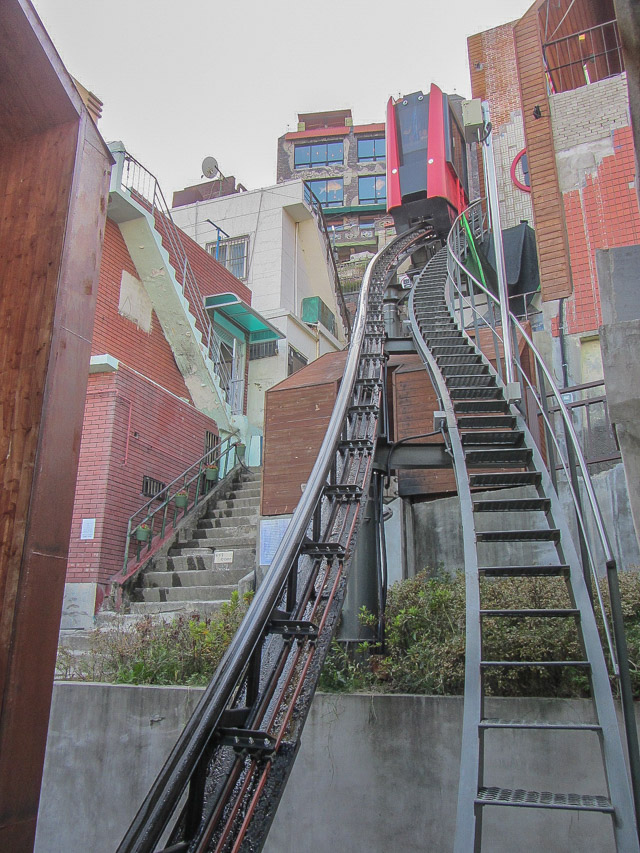 韓國釜山 草梁故事路 168 階梯 單軌列車