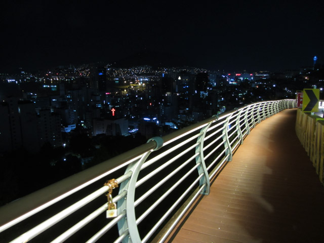 韓國釜山望洋路 歷史的西洋鏡展望台釜山市夜色 