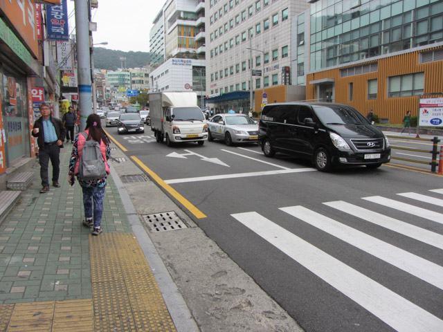 韓國釜山 土城地鐵站 街道