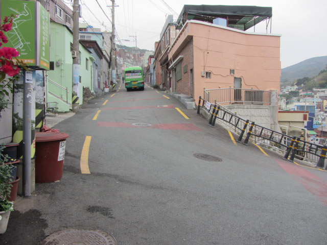 韓國釜山 往甘川洞文化村的2號小型巴士