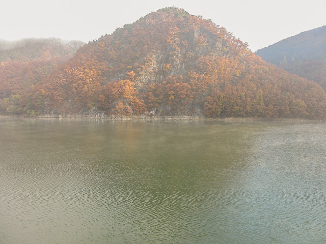 韓國丹陽 南漢江 秋天紅葉景色