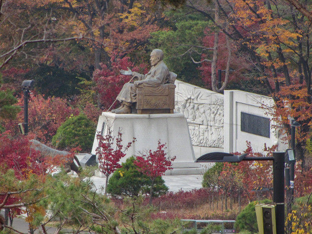 韓國首爾南山公園 白凡廣場 李始榮先生銅像