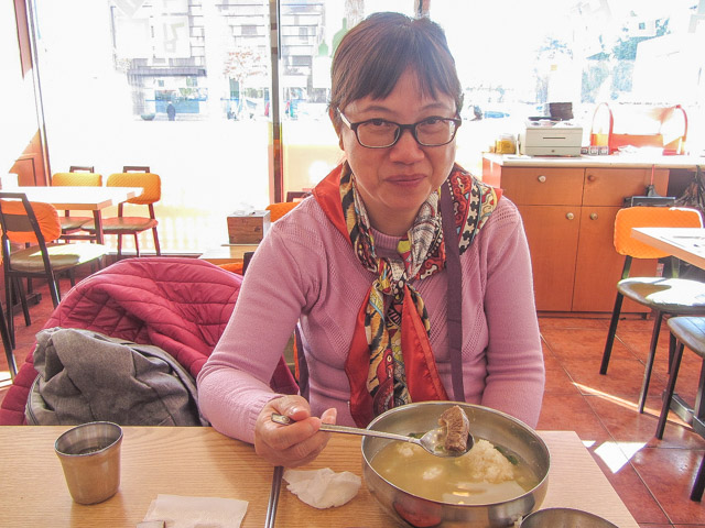 安東火車站 附近餐廳 牛骨湯飯午餐