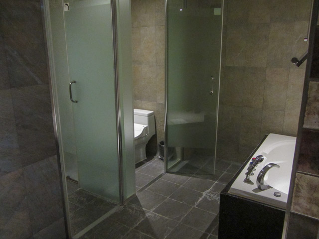 榮州酒店 (영주호텔 Yeongju Hotel) 浴室