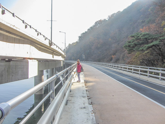 韓國丹陽 連接島潭三峰和三峰大橋的道田橋