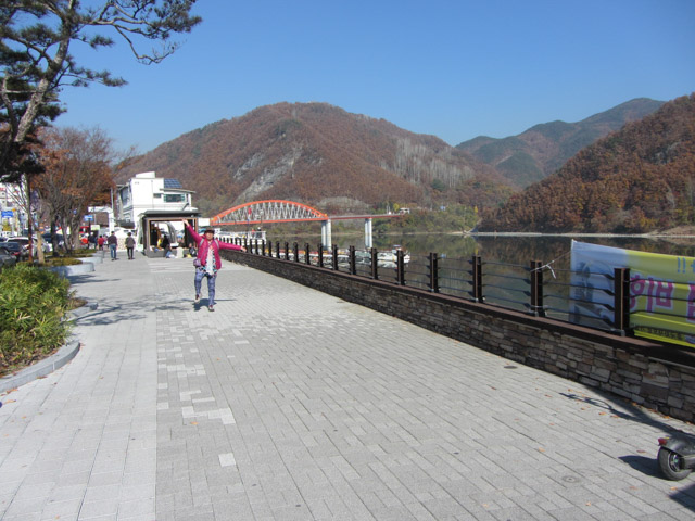 韓國丹陽南漢江畔第四散步道 (江邊路) 往丹陽南漢江棧道