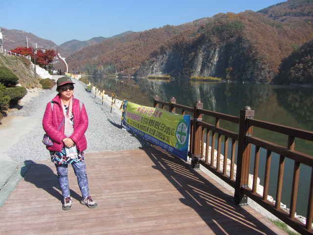 韓國丹陽南漢江畔第四散步道步行往丹陽南漢江棧道