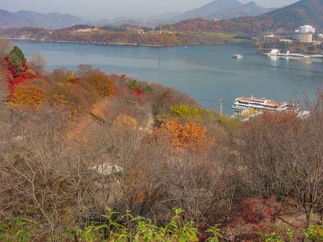  堤川忠州湖 秋天景色
