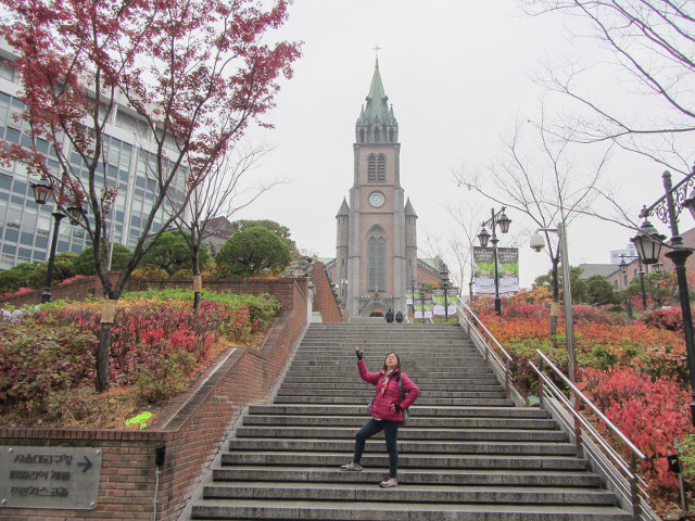 韓國首爾 明洞天主教堂 秋天景色