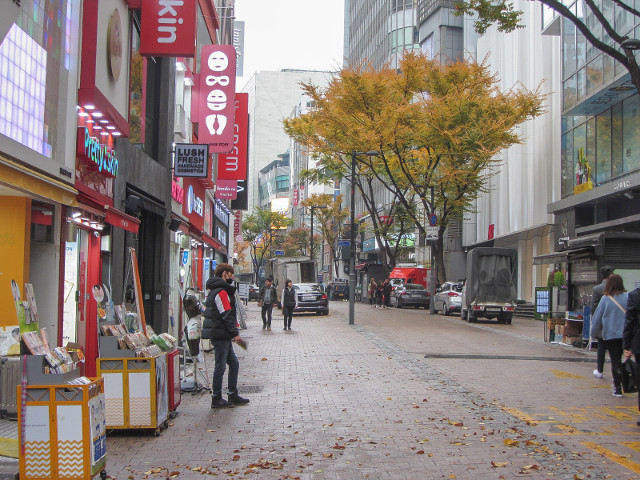韓國首爾明洞秋天街景
