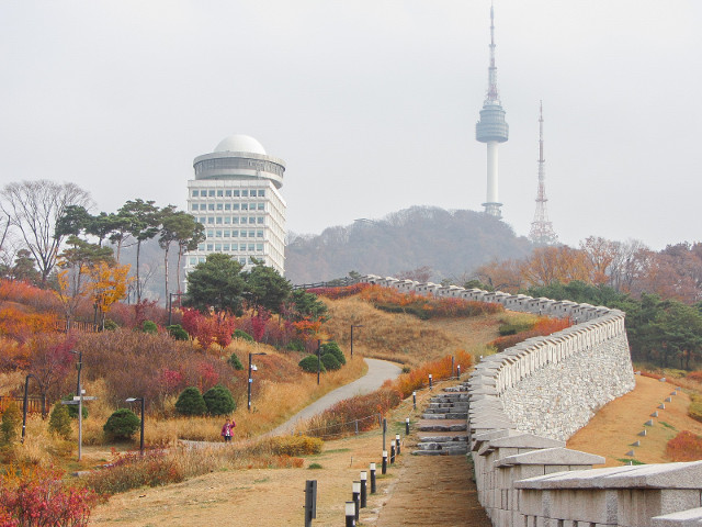 韓國首爾南山公園 首爾城郭 首爾塔 秋天紅葉景色