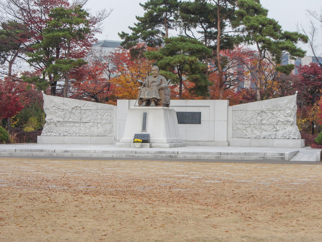 韓國首爾南山公園 白凡廣場 李始榮先生銅像