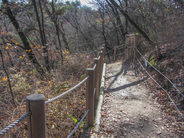 首爾城郭北岳山段 馬岩步行往臥龍公園 (와룡공원 Waryong Park)