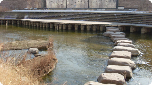 韓國首爾清溪川 - 涓涓流水