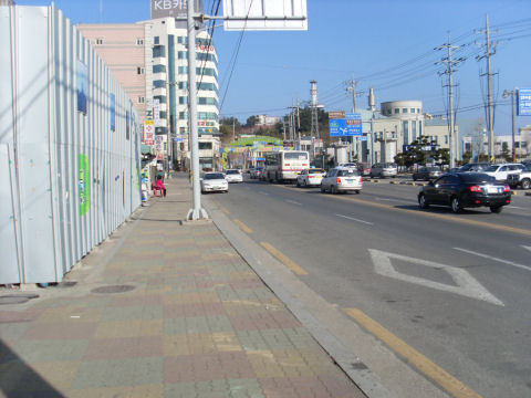 韓國江原道束草長途汽車總站往束草住宿區路線街景