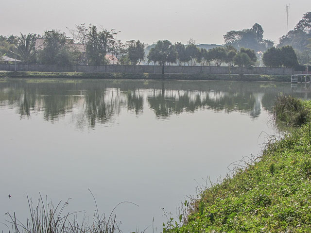 清萊黑廟步行到 Somdet Phra Park、Nong Bua 湖