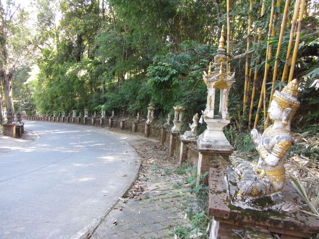 泰國美塞鎮 泰國、緬甸邊境 巨蠍廟