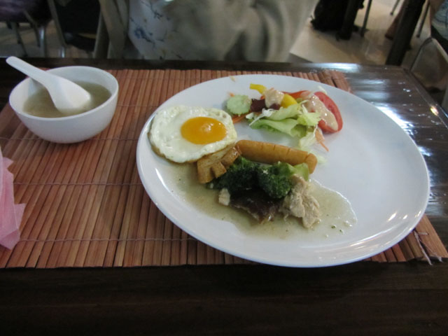 泰國清邁舊城區 旺布拉帕大飯店 自助早餐