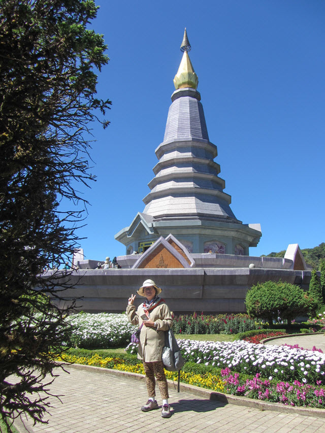 泰國 茵他儂國家公園 (Doi Inthanon National Park) - 皇后塔 (Naphapholphumisiri Pagoda)花園