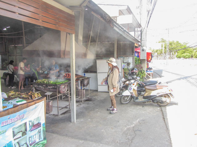 泰國夜沙良 (Mae Sariang / อำเภอแม่สะเรียง) 烤肉攤檔
