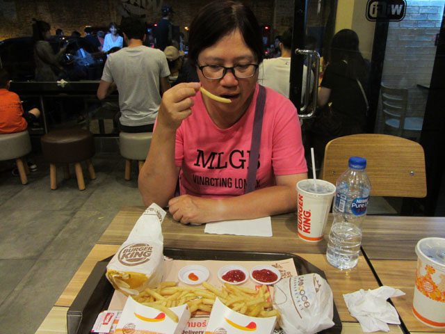 泰國清邁周日夜市 Burger King 晚餐
