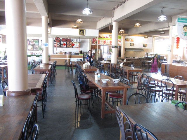 泰國清萊、美塞主幹公路 Sukhothai's Kitchen Restaurant (ครัวสุโขทัยเรสโตรองต์) Food Court