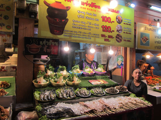 泰國清萊 清萊夜市食街區火鍋攤檔