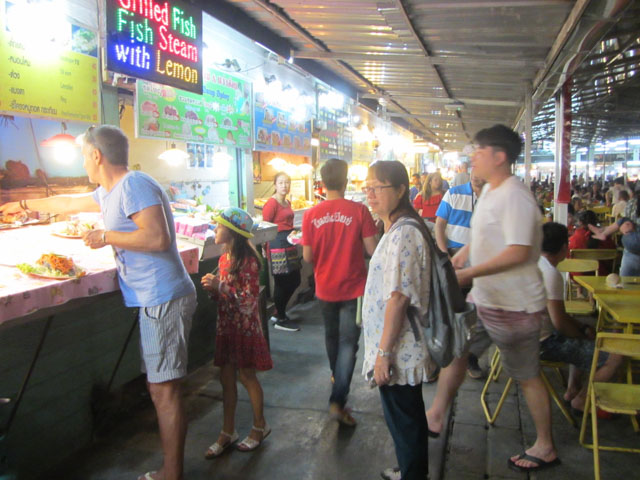 泰國清萊 清萊夜市食街區
