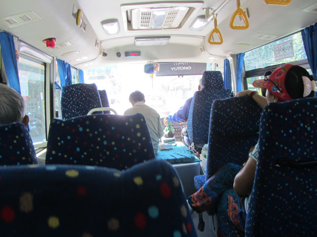 泰國清邁 Arcade Bus Station 乘空調巴士往 塔佩門