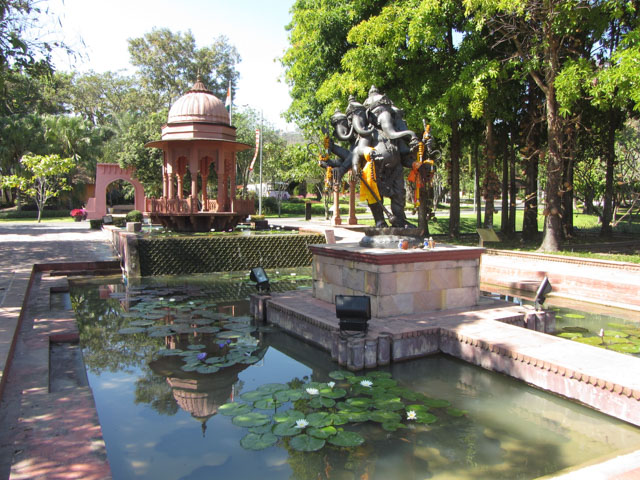 泰國清邁拉查帕皇家花園(Royal Park Rajapruek)內的印度花園 (India Garden)
