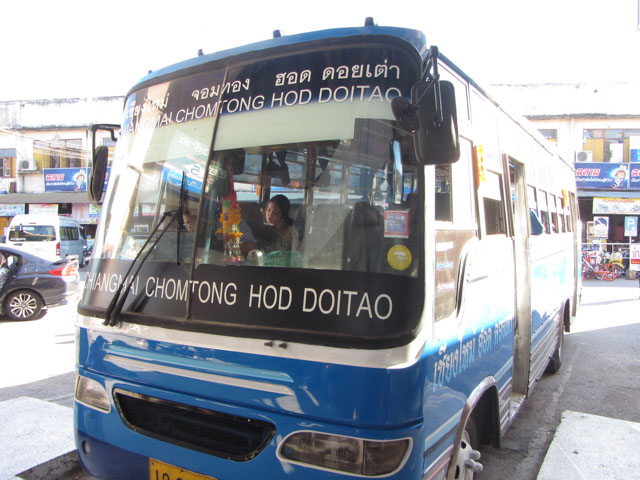 泰國清邁古城北門 Chang Puak Bus Station 往 CHOM THONG、HOD 和 DOI TAO 巴士