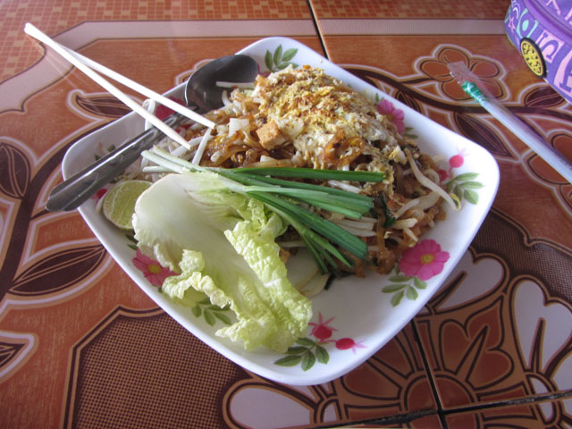 泰國夜沙良 (Mae Sariang / อำเภอแม่สะเรียง) 鄉村餐廳 泰式炒河