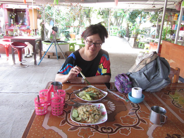 泰國夜沙良 (Mae Sariang / อำเภอแม่สะเรียง) 鄉村餐廳午餐