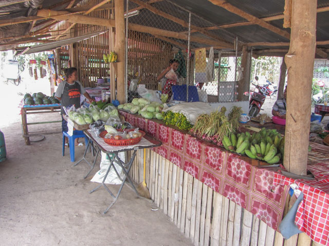泰國夜沙良 (Mae Sariang / อำเภอแม่สะเรียง) 農夫市集 (ตลาดกลางสินค้าทางการเกษตร เทศบาลตำบลแม่ยวมใต้)
