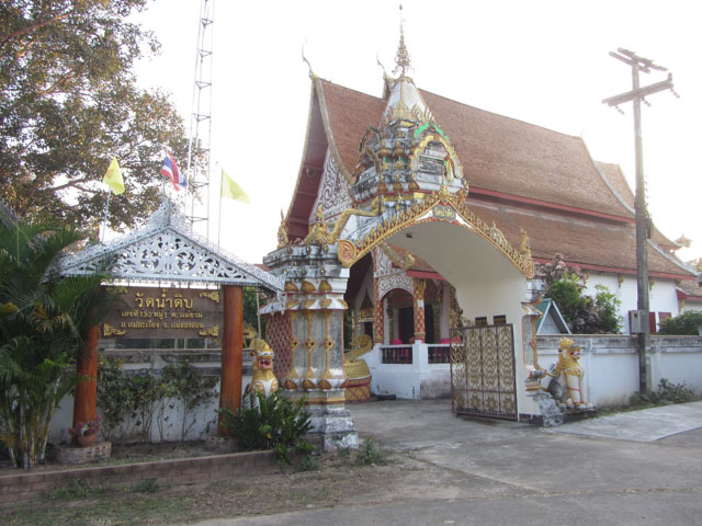 泰國夜沙良 (Mae Sariang / อำเภอแม่สะเรียง) 村落寺廟
