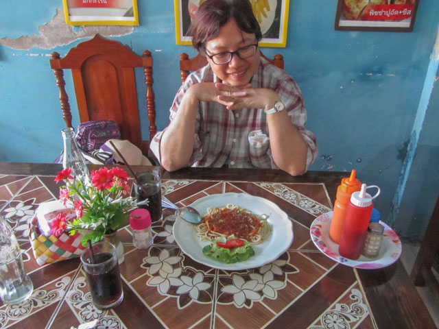 泰國北部湄宏順市 (Mae Hong Son) Chong Kham 湖畔餐廳 意粉午餐