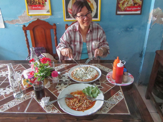 泰國北部湄宏順市 (Mae Hong Son) Chong Kham 湖畔餐廳 午餐