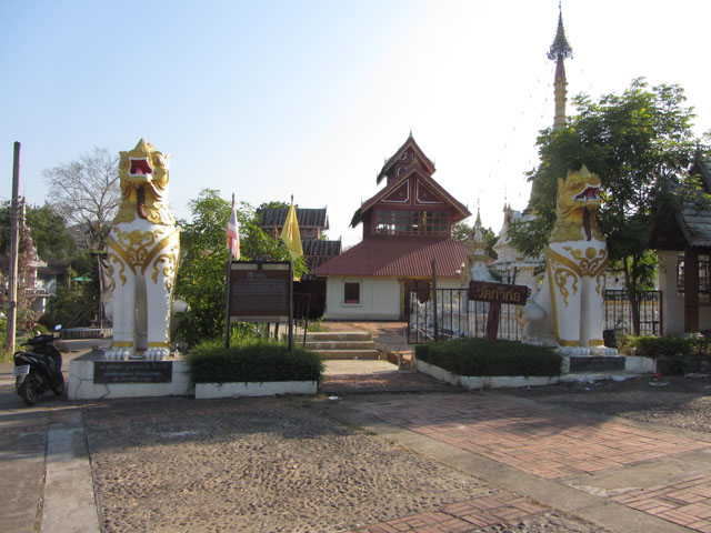 泰國北部湄宏順 (Mae Hong Son) Wat Phra Non (วัดพระนอน)