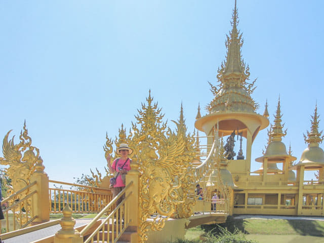 泰國清萊白廟 金碧輝煌的博物館