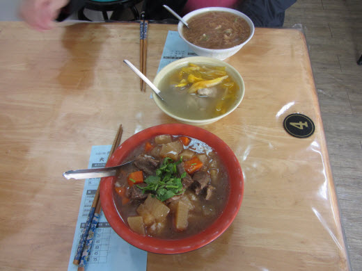 台南安平路大腸蚵仔麵線午餐