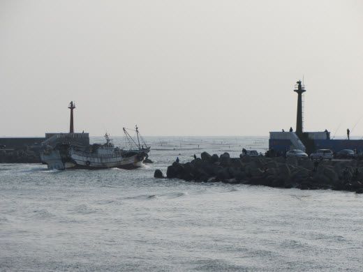台南安平漁港防波堤